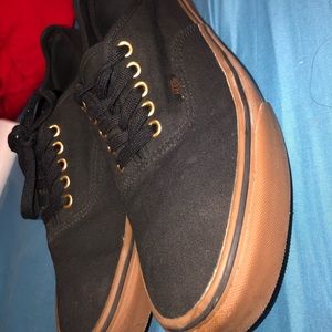 Vans. I do not wear them.